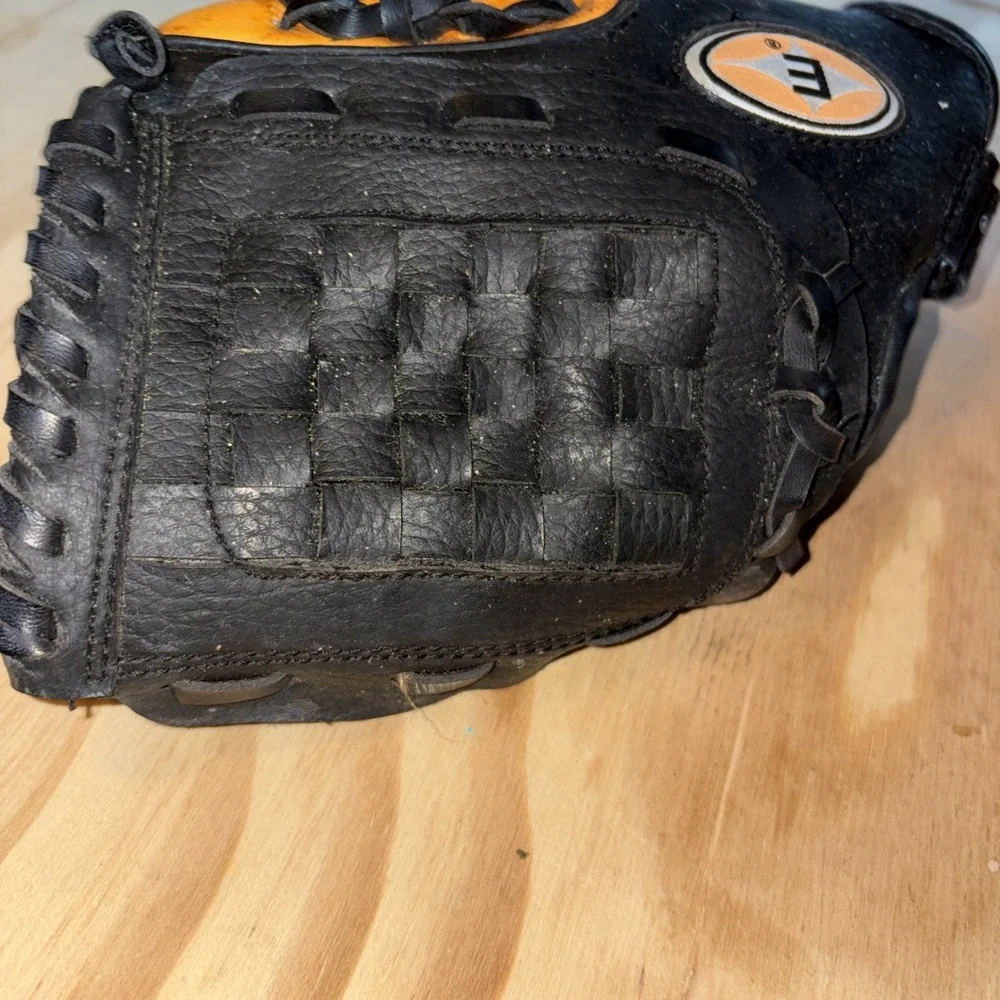 Easton 9.5 Inch Pattern EKP95 Z Flex Baseball Glove Youth RHT